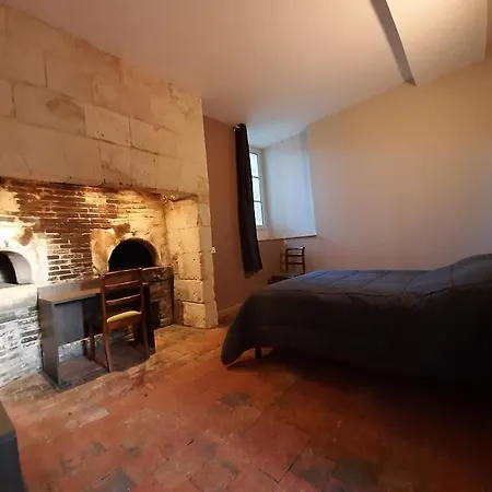 Au Chateau De Gresillon